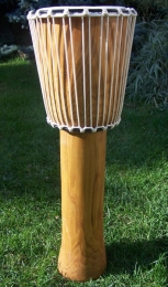 Djembe dub štíhlý